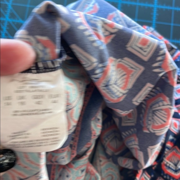 Multicolored Sleeveless Graphic Tank Top - Picture 3 of 6